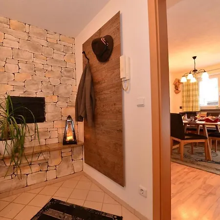 With 2 Bedrooms Hébergement de vacances *